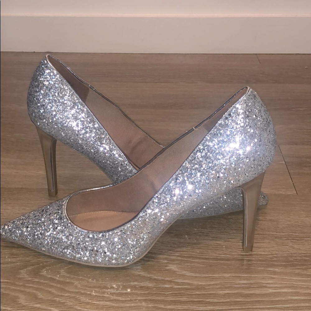 NWT : CINDERELLA HEELS